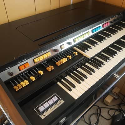 Hammond B200 Organ image 7