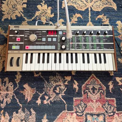 Korg MicroKORG 37-Key Synthesizer/Vocoder 2002 - 2019 - Silver image 1