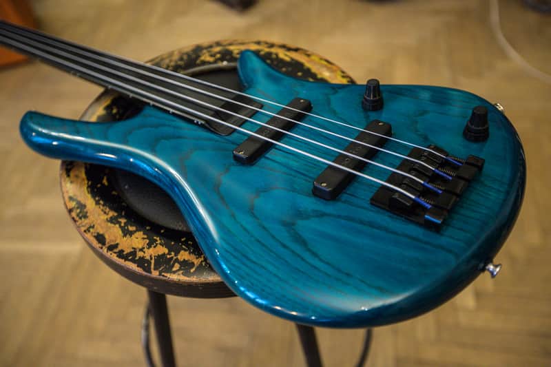 ZON Sonus Fretless 1994 (modulus, vigier, status and other graphite neck fans) image 1