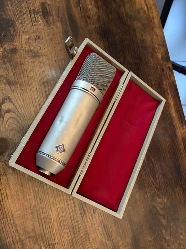 Neumann U 87 Large Diaphragm Multipattern Condenser Microphone