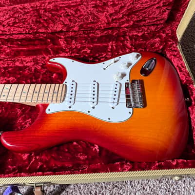 Fender 1999 Custom Shop Classic Player Stratocaster V- Neck - Aged Cherry Sunburst image 20