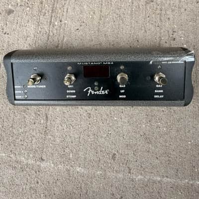 Fender Mustang V 150-Watt Modeling Guitar Amp Head with MS-4 Footswitch image 18