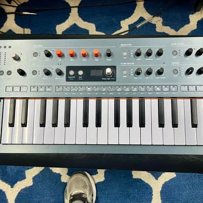 Arturia MiniFreak 37-Key 6-Voice Polyphonic Hybrid Synthesizer 2022 - Present - Black image 2