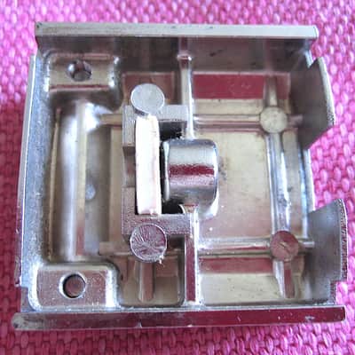 Tama Snare Strainer Throwoff Face Plate Bracket - Vintage image 3