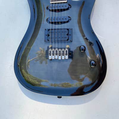 New Indio Helix - Flame Maple Top w/ Soft case image 5