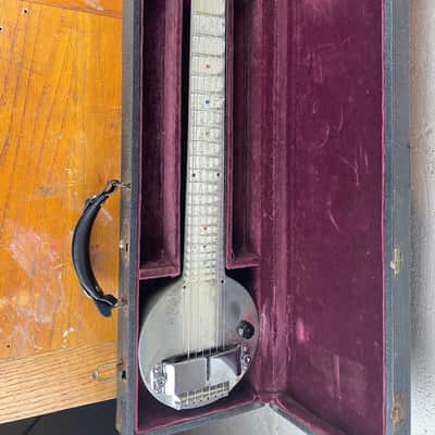 Rickenbacker Frying Pan Lap Steel 1930 - with original case image 9