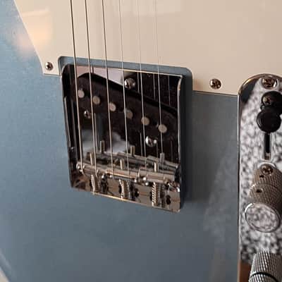 Squier Paranormal Offset Telecaster SJ 2024 - Ice Blue Metallic image 4