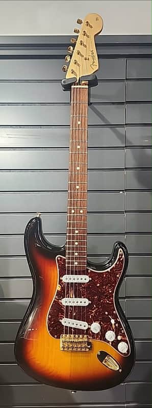 Fender Deluxe Players Stratocaster | Reverb Canada