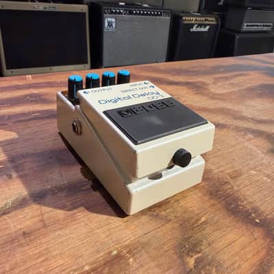 Boss DD-3(b) Digital Delay 2001 - Present - White image 2