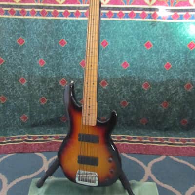 1995 G & L   L- 5500  3 Tone Burst image 3
