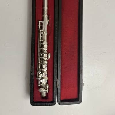 Vintage Louis MK1 Piccolo – Made for Rudall Carte, London – Italy – Plays Well – With Case image 2