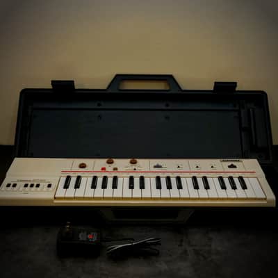 Casio MT-40 Casiotone Synthesizer 80's (WITH CASE)
