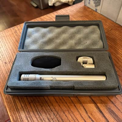 Shure SM81 Small Diaphragm Cardioid Condenser Microphone 1984 - Present - Silver image 1
