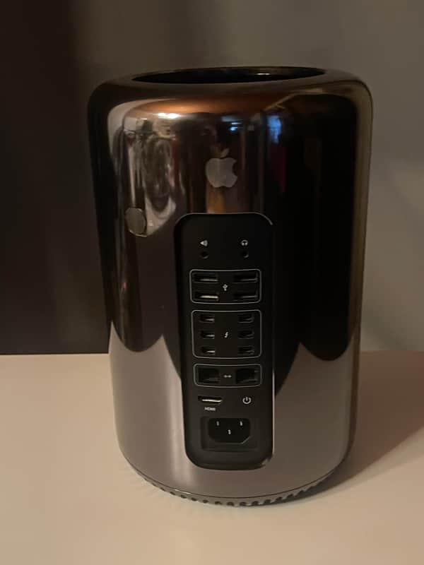 Apple Mac Pro 2.7 GHZ 12 CORE 512GB SSD 64 RAM image 1