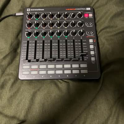 Novation Launch Control XL MIDI DAW Controller 2014 - 2022 - Black image 1