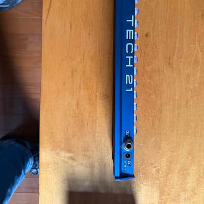 Tech 21 Bass Fly Rig Multi-Effect 2010s - Blue image 2