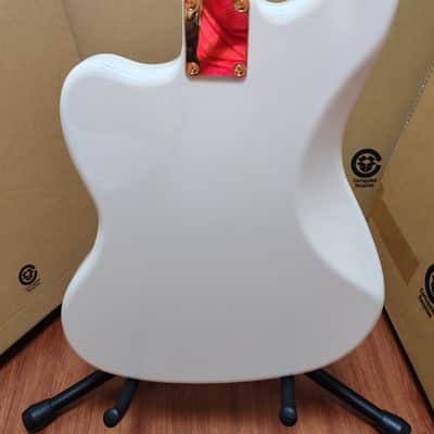 *NEW IN BOX* 2025 Fender Japan Limited Edition Traditional Collection, 60's Jazzmaster White Pearl Gold with Matching Headstock, MIJ image 5