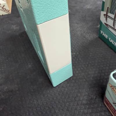 Danelectro DH-2 Hodad II Mini Amp 2010s - Green/Cream image 6