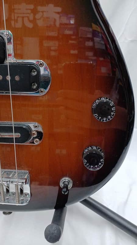 Yamaha BB1024 Electric Bass Guitar | Reverb