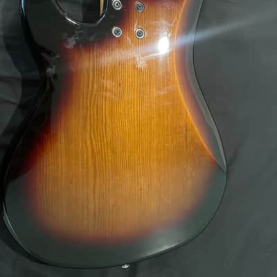 G&L Tribute Series LB-100 2020s - 3-Tone Sunburst image 3