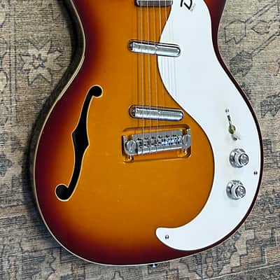 Danelectro Prototype 2026 - Sunburst Bild 5