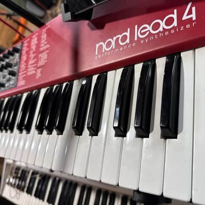 Nord Lead 4 49-Key 20-Voice Polyphonic Synthesizer 2013 - 2020 - Red