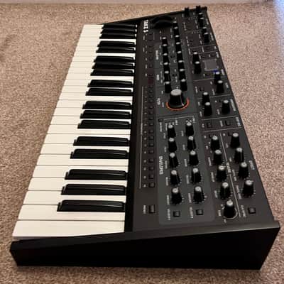 Sequential Take 5 44-Key 5-Voice Compact Polyphonic Synthesizer - with Decksaver imagen 4