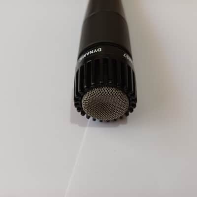 Shure SM57 Cardioid Dynamic Microphone - with zip case and mic clip image 11