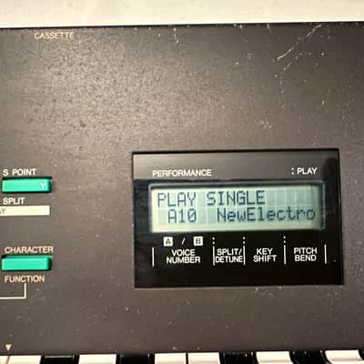 Yamaha DX-21 Vintage FM Synthesizer Made in JAPAN - 1984. SERVICED. Works and Sounds Great ! image 3