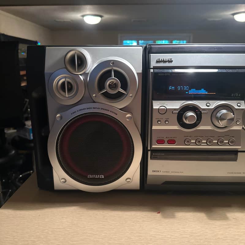 Aiwa Hi Fi Stereo Component System Model NSX-D70 400 WATT TOTAL