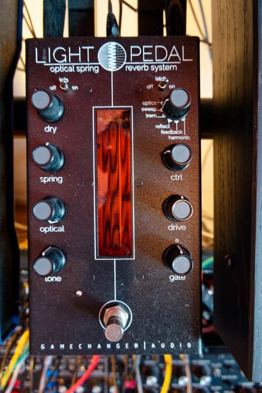 Immagine Gamechanger Audio Light Pedal, Optical Spring Reverb, Power Supply Included - 1