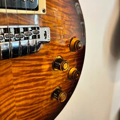 Line 6 James Tyler Variax JTV-59 – Tobacco Sunburst – Stainless Steel Frets – Fully Functional image 4