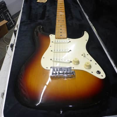 Fender " Dan Smith " 2 Knob SSS Stratocaster w/Case 1983 - Tobacco Burst image 5