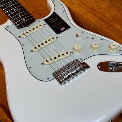 Fender American Vintage II Series '61 Stratocaster USA White Electric Guitar image 5