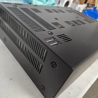 TOA Electronics P-924MK2 UL 240 Watt Single Channel Power Amplifier image 4
