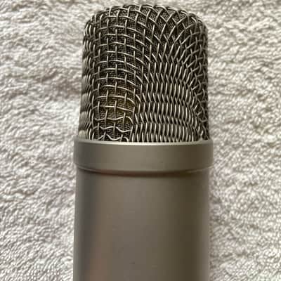 RODE Broadcaster Large Diaphragm Condenser Microphone image 3