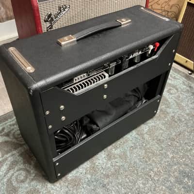 Fender '68 Custom Princeton Reverb-Amp reissue 12-Watt 1x10" Guitar Combo 2013 - Present - Black used image 4