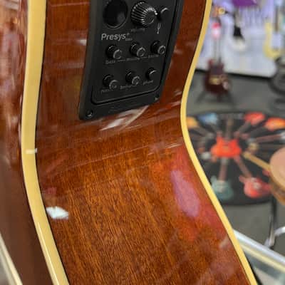 Fender Kingman™ Bass, Walnut Fingerboard, Black Pickguard, Shaded Edge Burst image 8