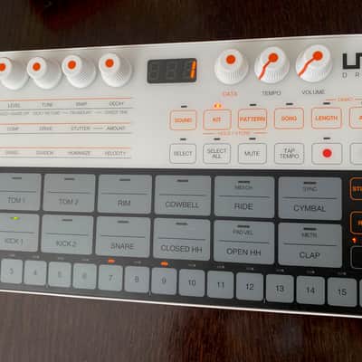 IK Multimedia UNO Drum Analog/PCM Drum Machine 2019 - Present - White / Black image 4