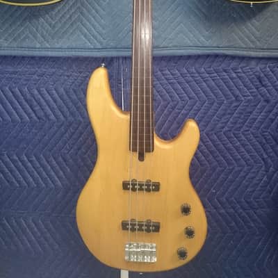 Yamaha BB350F Fretless Bass Natural image 2