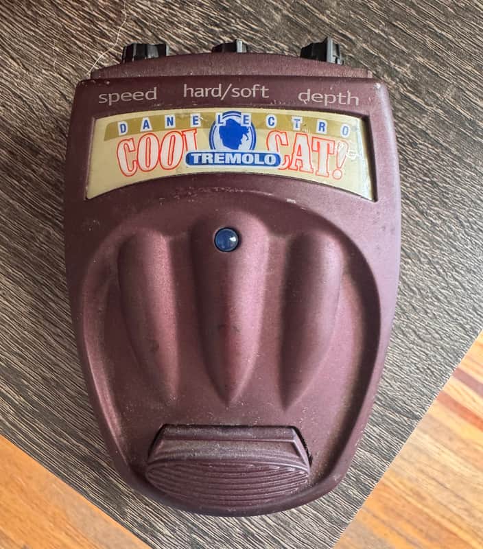 Danelectro Cool Cat Tremolo 2010s - Purple image 1