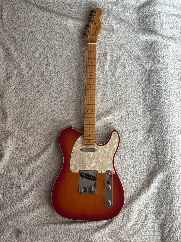 Fender American Deluxe Telecaster with Maple Fretboard 2011 - 2016 - Aged Cherry Burst