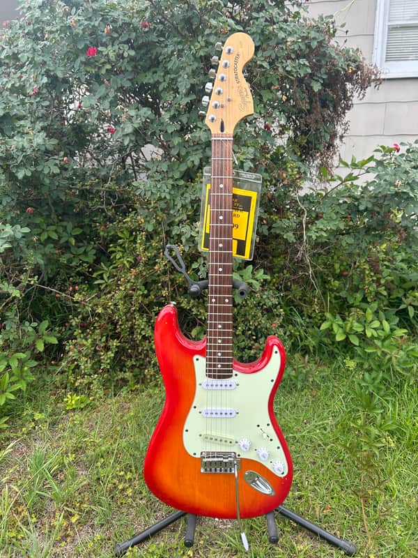Squier Stratocaster Standard Series - Sienna Sunburst image 1