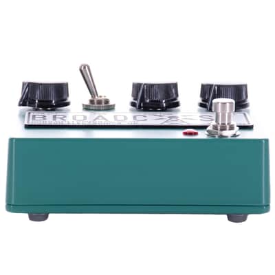 Hudson Electronics Broadcast 24 Volt Discrete Class-A Germanium Pre-Amplifier Effect Pedal, Turquoise Green image 5