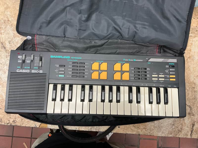 Casio SK-5 1980’s - Black image 1