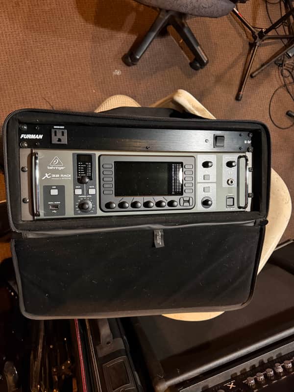 Behringer X32 Rack (with bag and conditioner) Bild 1