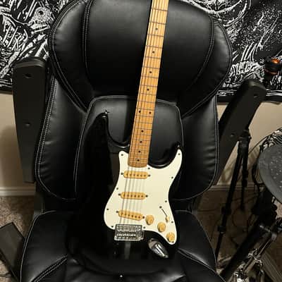 Squier II Standard Stratocaster HSS with Maple Fretboard (Made in Korea) 1989 - 1992 - Black image 14