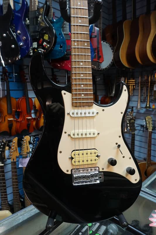 Yamaha EG112C Electric Guitar image 1