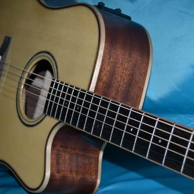 Cort MR-AS4 Acoustic Electric, Fishman Prefix Plus-T, Cort Hard Shell Case image 2