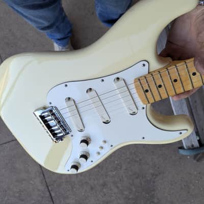 Fender Elite Stratocaster - Vintage white image 14